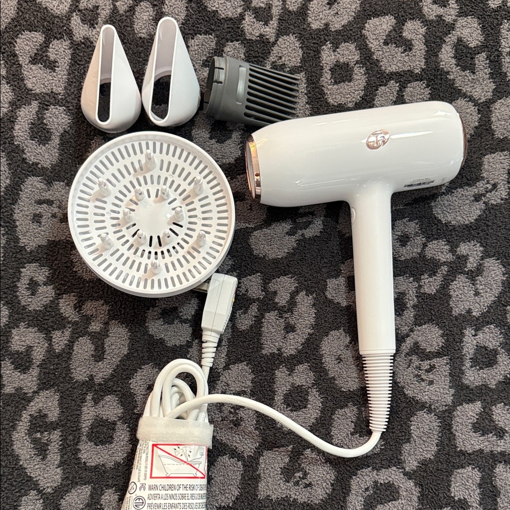 T3 Featherweight StyleMax Dryer